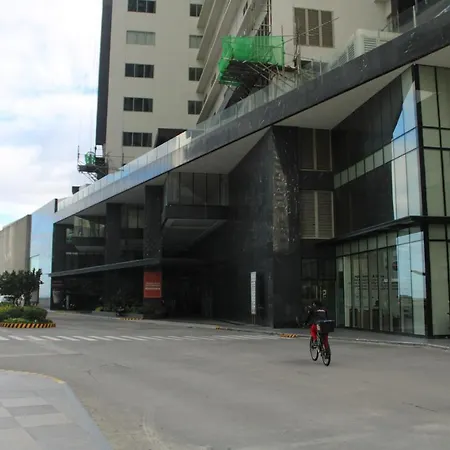 A2J Luxury Bgc Balcony Suite Near Sm Aura Taguig