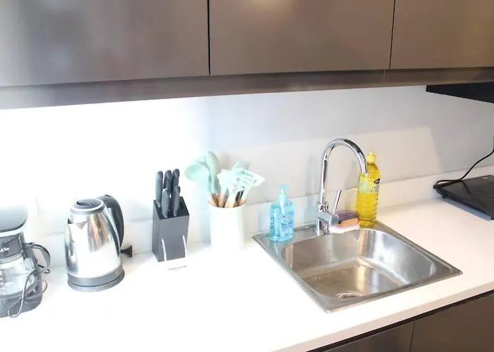 Apartment A2j Luxury Bgc Balcony Near Sm Aura Taguig Manila
