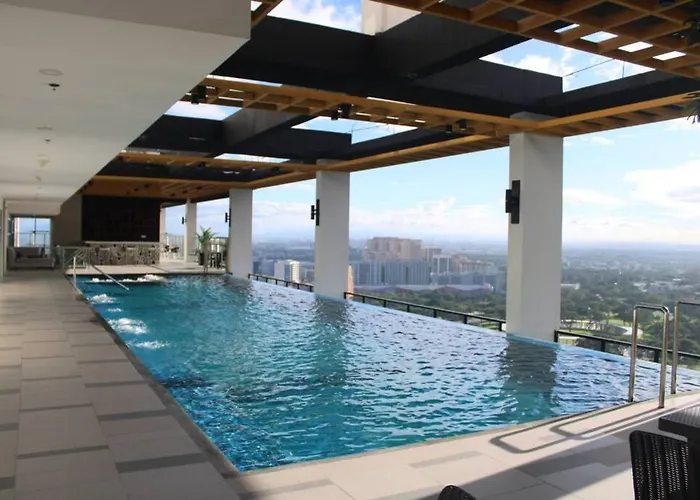 A2j Luxury Bgc Balcony Near Sm Aura Taguig Apartment