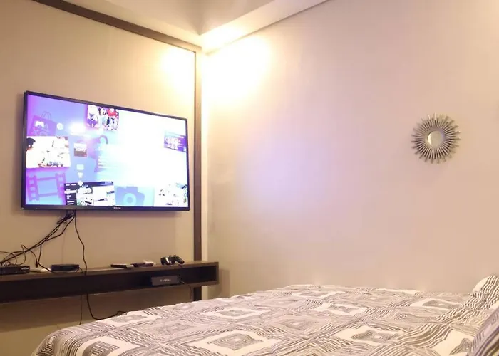 A2j Luxury Bgc Balcony Near Sm Aura Taguig