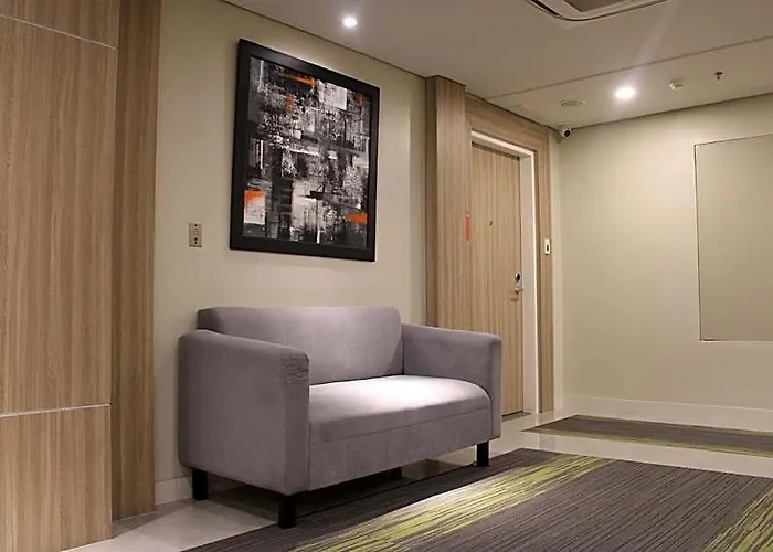 A2j Luxury Bgc Balcony Near Sm Aura Taguig *