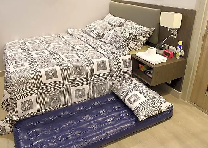 Apartment A2j Luxury Bgc Balcony Near Sm Aura Taguig Manila
