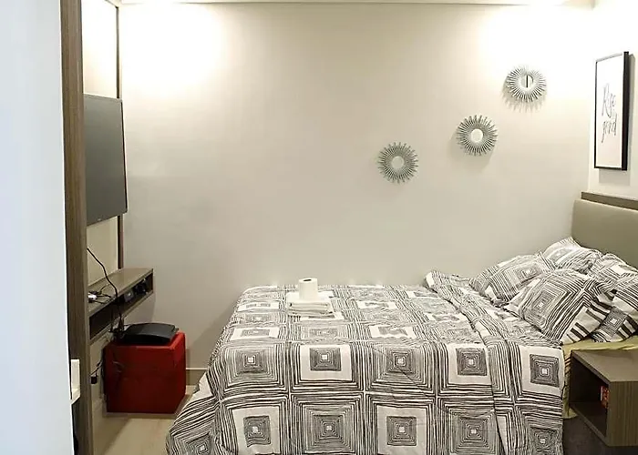 Apartment A2j Luxury Bgc Balcony Near Sm Aura Taguig Manila