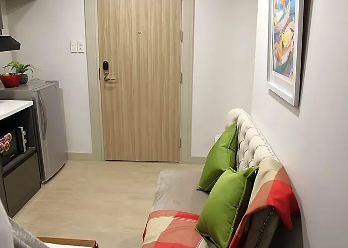 A2j Luxury Bgc Balcony Near Sm Aura Taguig